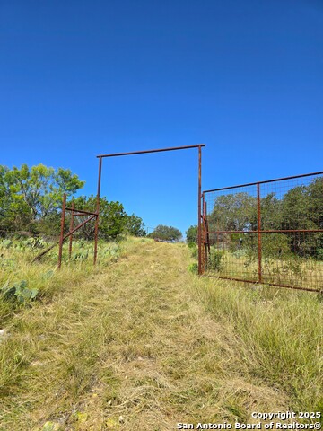 Image 20 of 72 For 227 Mitchell Ranch Road