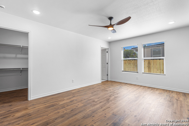 Image 18 of 33 For 935 Mariposa W