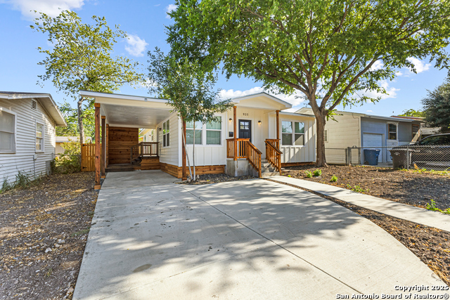 Image 4 of 33 For 935 Mariposa W