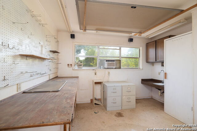 Image 17 of 18 For 266 Cromwell