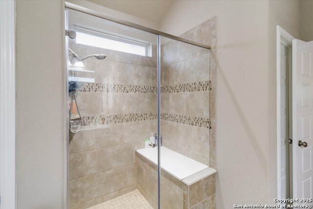 Listing photo id 9 for 9815 Catell  