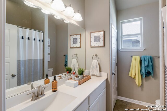 Listing photo id 11 for 9815 Catell  