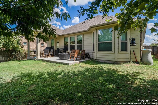 Listing photo id 14 for 9815 Catell  