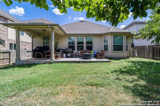 Listing photo id 15 for 9815 Catell  