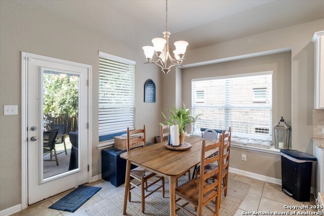 Listing photo id 5 for 9815 Catell  