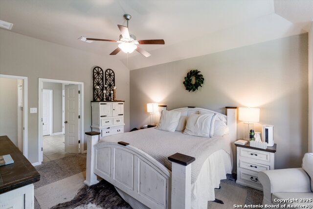 Listing photo id 7 for 9815 Catell  