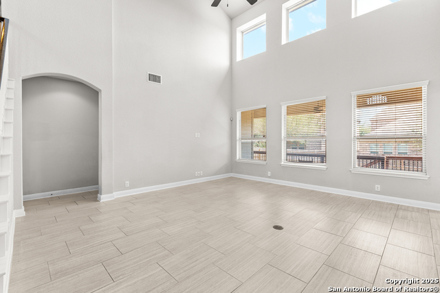 Image 13 of 31 For 27027 Oleander Chase