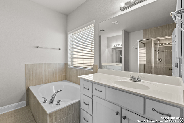 Image 16 of 31 For 27027 Oleander Chase