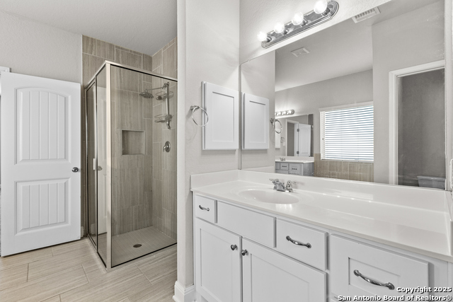 Image 17 of 31 For 27027 Oleander Chase