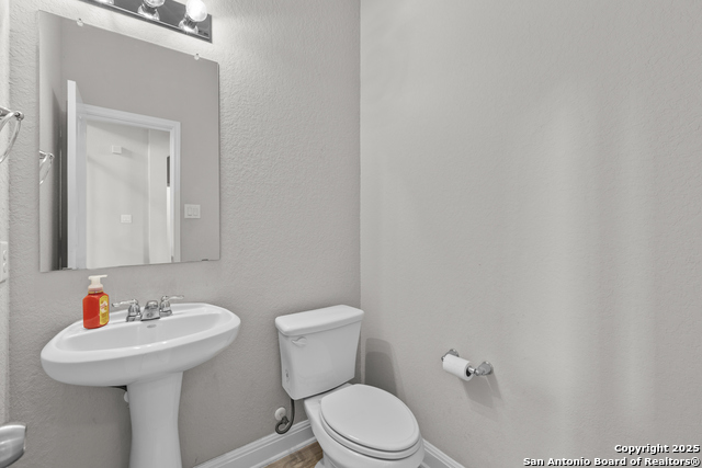 Image 19 of 31 For 27027 Oleander Chase