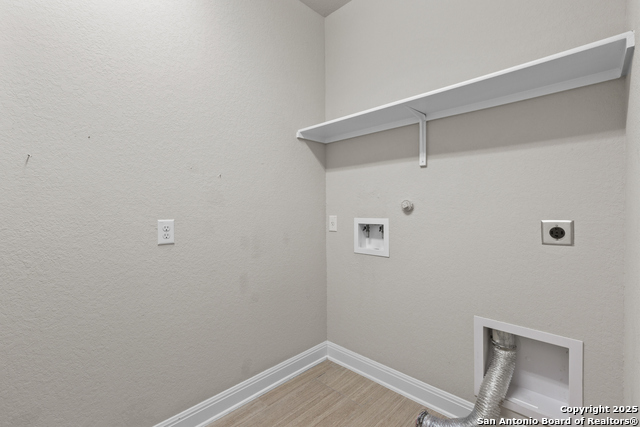 Image 20 of 31 For 27027 Oleander Chase