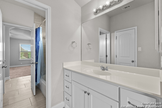 Image 26 of 31 For 27027 Oleander Chase