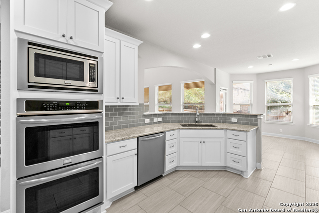 Image 7 of 31 For 27027 Oleander Chase