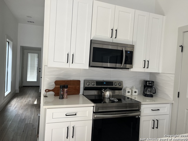 Image 12 of 35 For 321 Porter Street