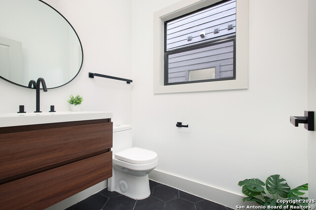 Image 16 of 35 For 321 Porter Street