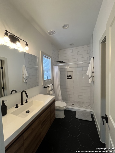 Image 33 of 35 For 321 Porter Street