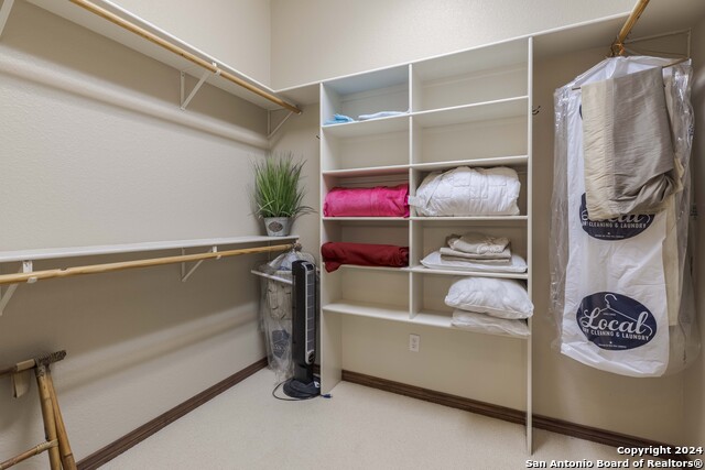 Listing photo id 12 for 3801-15 Club House Rd  15