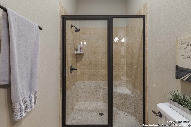 Listing photo id 16 for 3801-15 Club House Rd  15