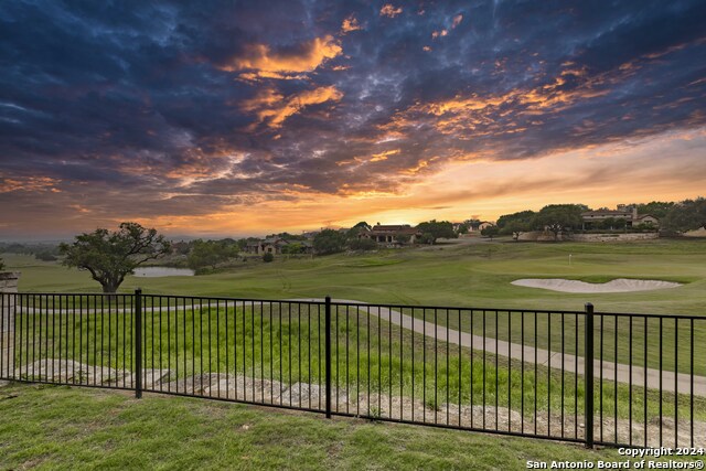 Listing photo id 23 for 3801-15 Club House Rd  15