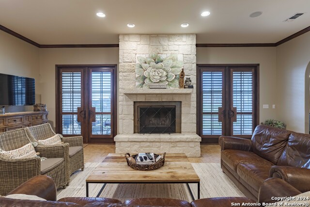 Listing photo id 1 for 3801-15 Club House Rd  15