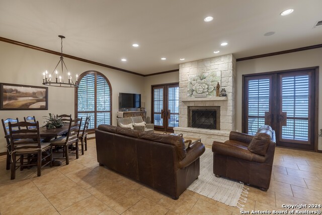 Listing photo id 2 for 3801-15 Club House Rd  15