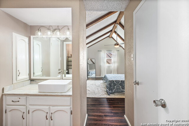 Image 20 of 30 For 6034 Royal Creek