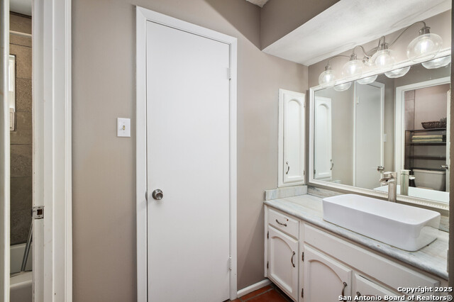 Image 21 of 30 For 6034 Royal Creek