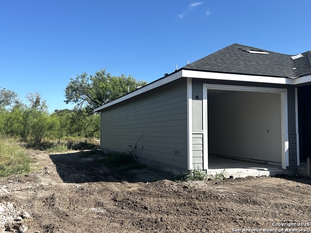 Listing photo id 1 for 806 Huntington St W