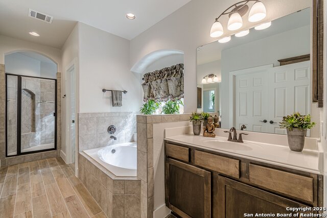 Listing photo id 19 for 2564 Ayers