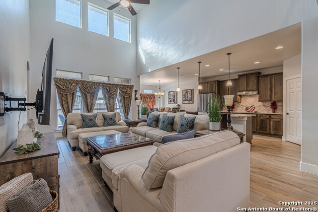 Listing photo id 24 for 2564 Ayers