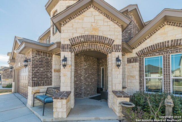 Listing photo id 1 for 2564 Ayers