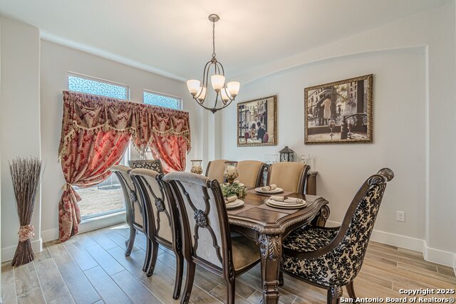 Listing photo id 28 for 2564 Ayers