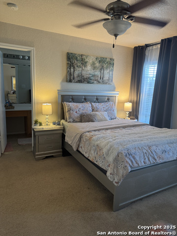 Listing photo id 18 for 5018 Royal Stable