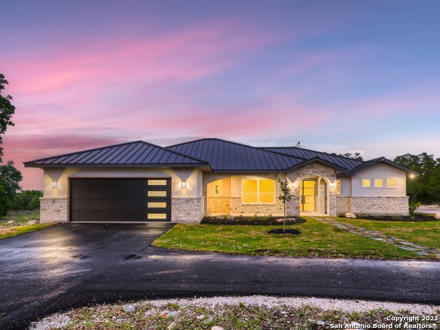 Listing photo id 0 for 208 River Ridge