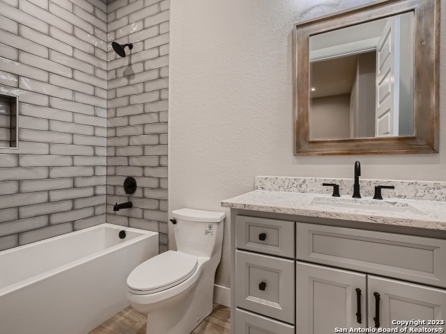 Listing photo id 20 for 208 River Ridge