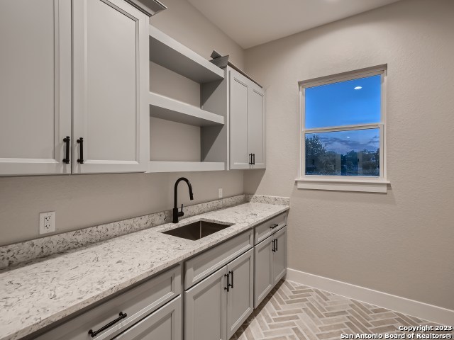 Listing photo id 21 for 208 River Ridge