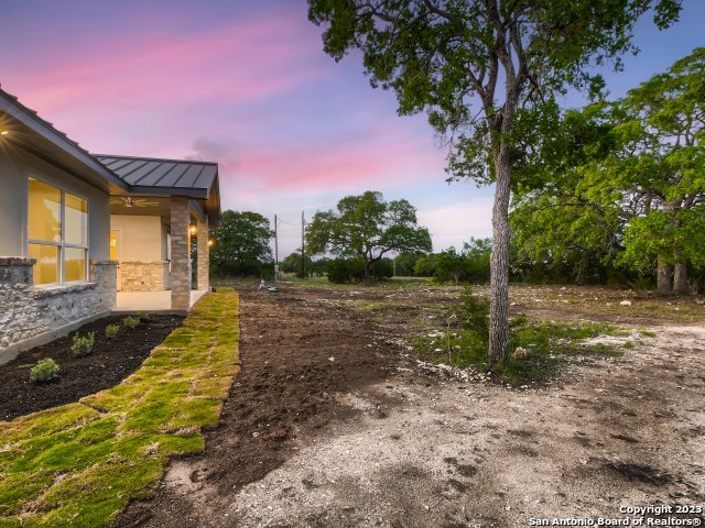 Listing photo id 25 for 208 River Ridge