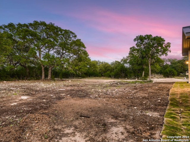 Listing photo id 26 for 208 River Ridge