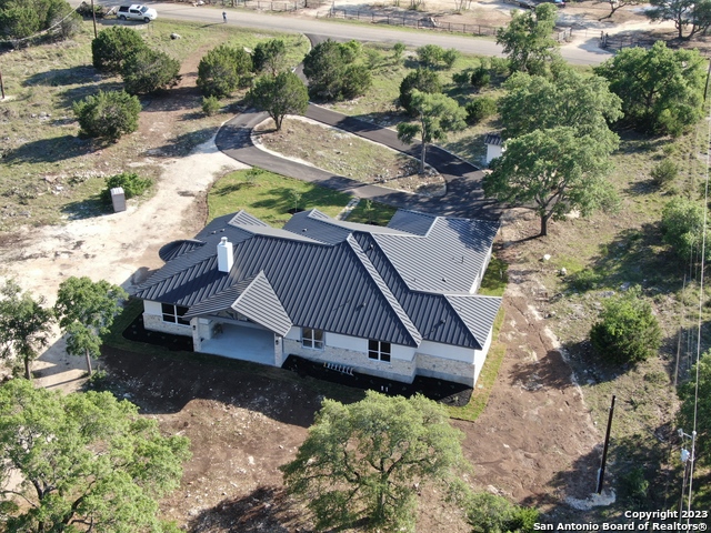 Listing photo id 28 for 208 River Ridge