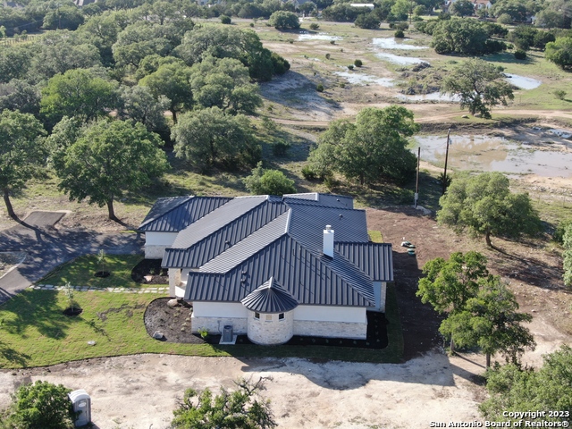 Listing photo id 30 for 208 River Ridge