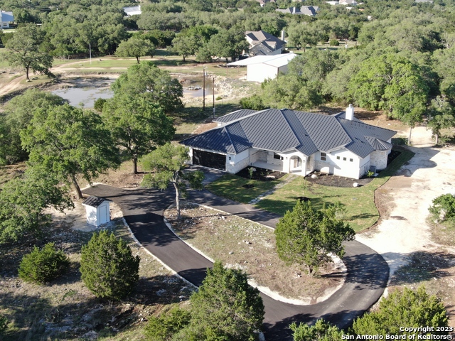 Listing photo id 35 for 208 River Ridge