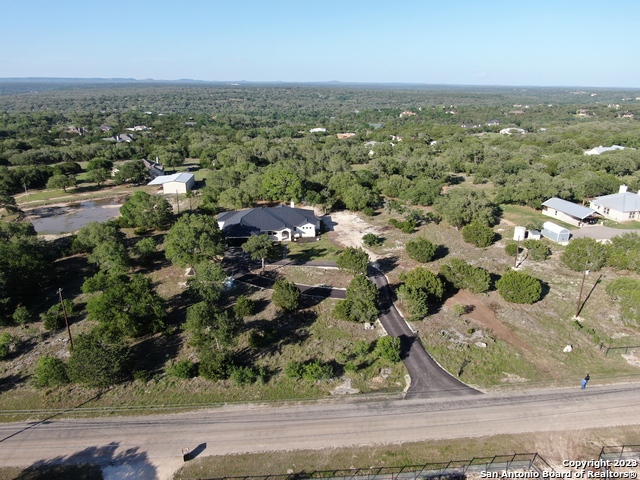 Listing photo id 36 for 208 River Ridge