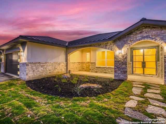Listing photo id 2 for 208 River Ridge