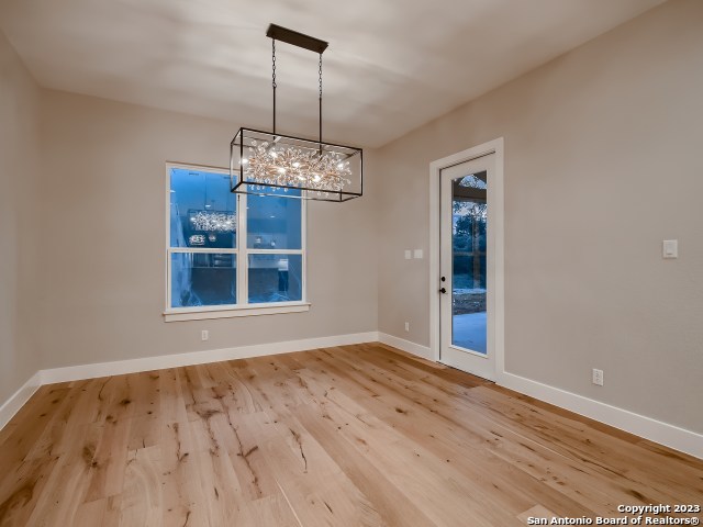 Listing photo id 6 for 208 River Ridge