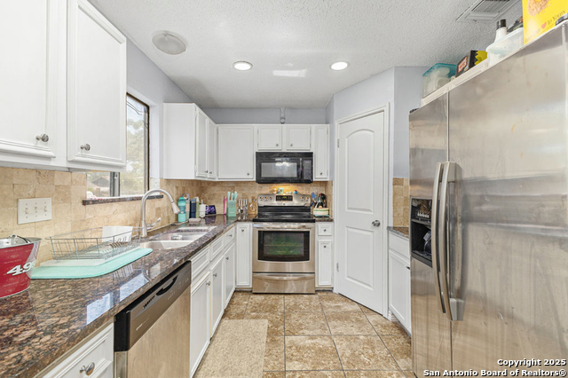 Image 5 of 14 For 829 Garden Meadow Dr
