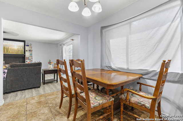 Image 7 of 14 For 829 Garden Meadow Dr