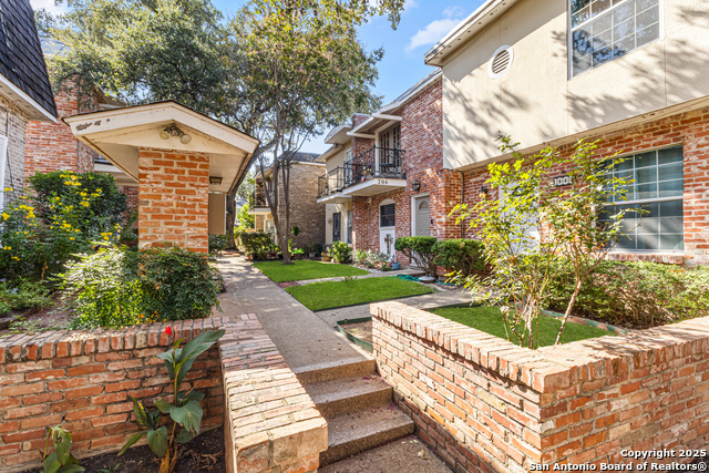 Details for 6718 Callaghan  Apt 2, San Antonio, TX 78229