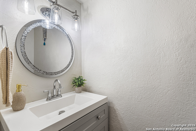 Listing photo id 9 for 6718 Callaghan Apt 206