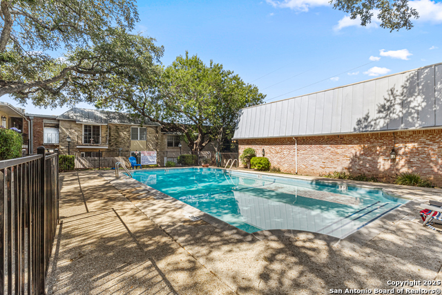 Listing photo id 13 for 6718 Callaghan Apt 206
