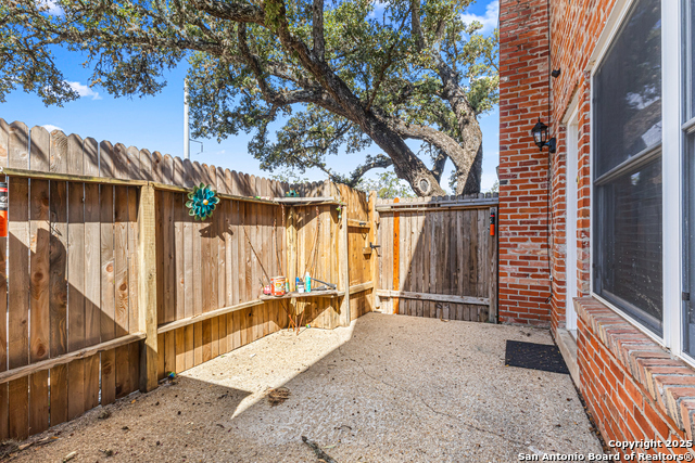 Listing photo id 2 for 6718 Callaghan Apt 206